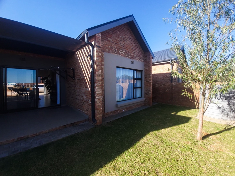 2 Bedroom Property for Sale in Van Der Hoff Park North West
